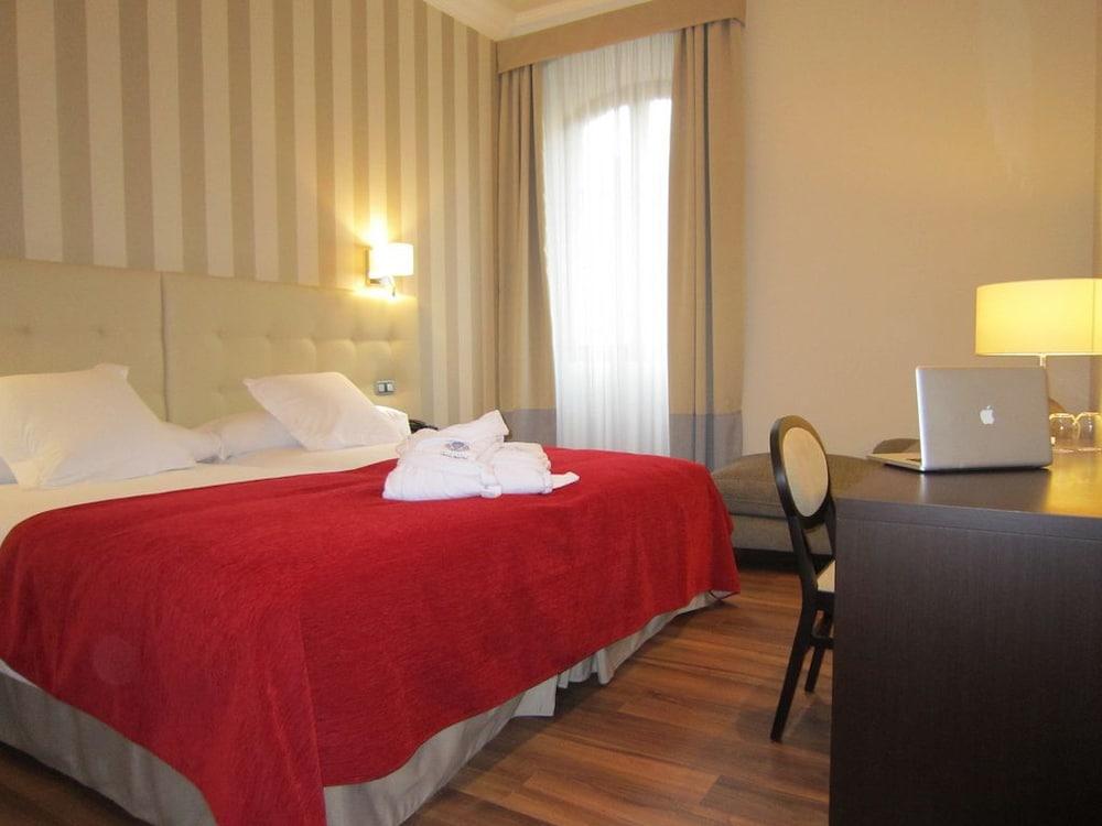 Hotel Termas Balneario Termas Pallares อลามา เด อรากอน ภายนอก รูปภาพ