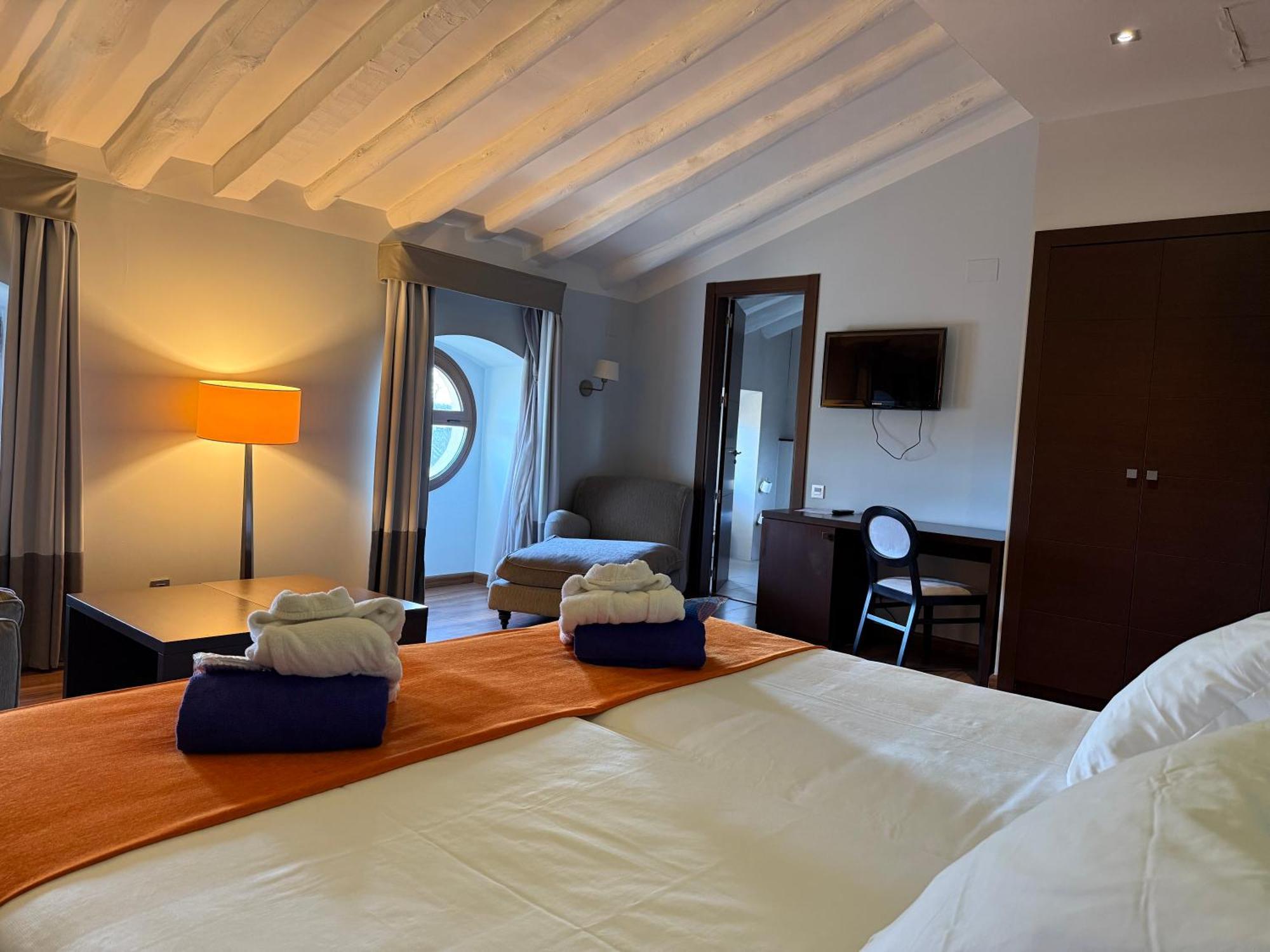 Hotel Termas Balneario Termas Pallares อลามา เด อรากอน ภายนอก รูปภาพ