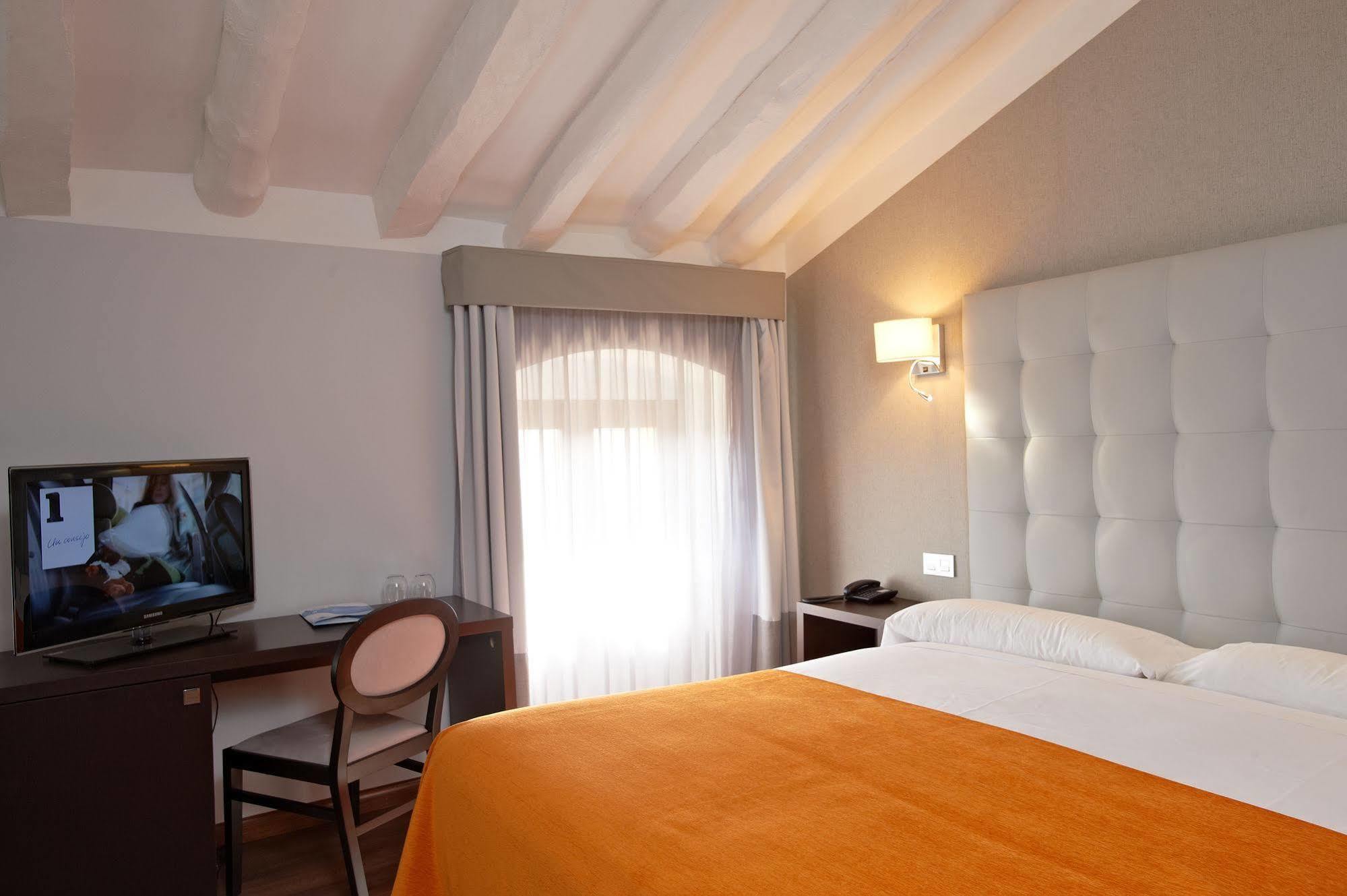 Hotel Termas Balneario Termas Pallares อลามา เด อรากอน ภายนอก รูปภาพ